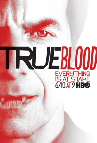 Illustration for article titled First glimpse of a fanged Chris Meloni from True Blood!